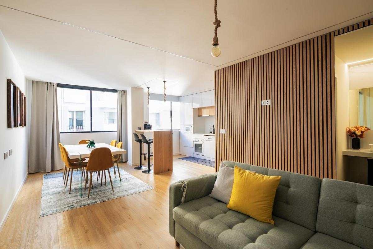 Apartment Yellow Breeze By Cozy